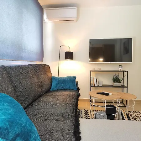 Διαμέρισμα Locaroo With Garden Space *