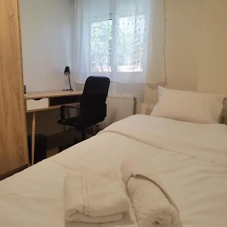 Διαμέρισμα Locaroo With Garden Space *